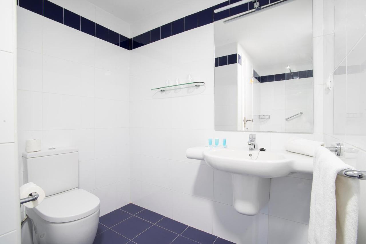 Apartamentos La Mar Бенидорм Экстерьер фото