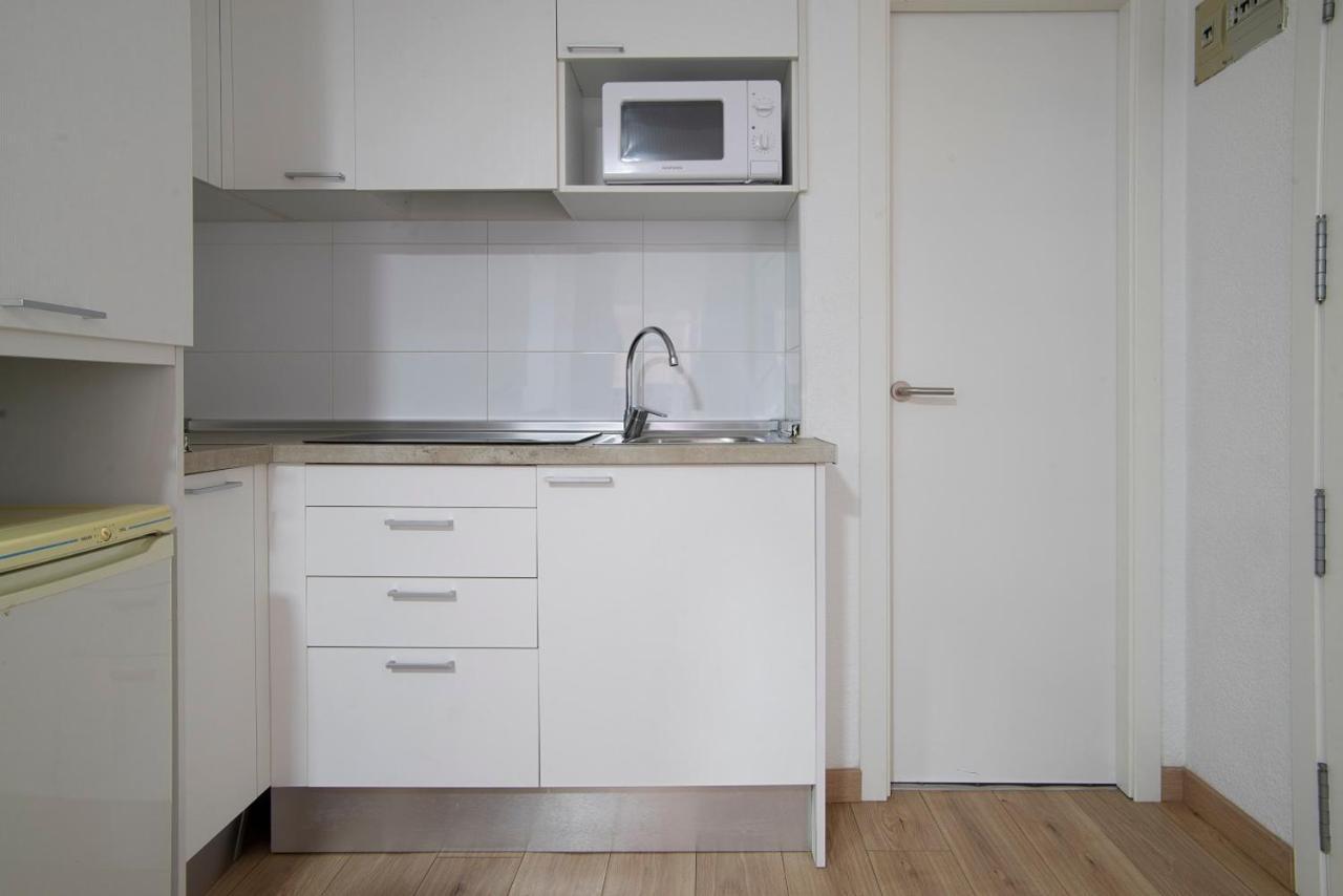 Apartamentos La Mar Бенидорм Экстерьер фото