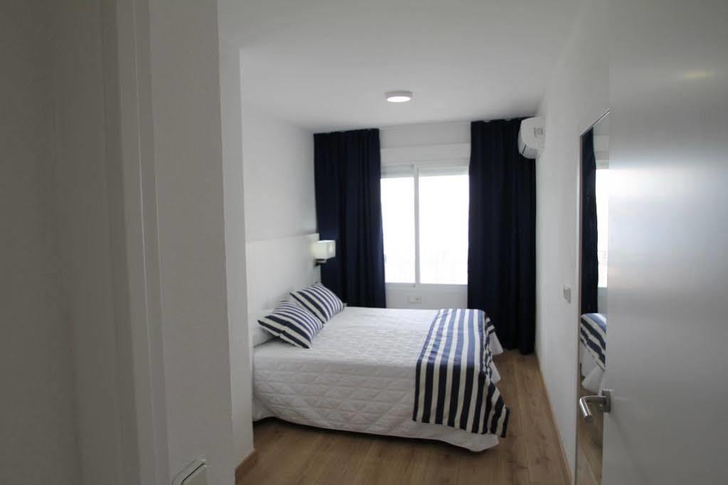 Apartamentos La Mar Бенидорм Экстерьер фото